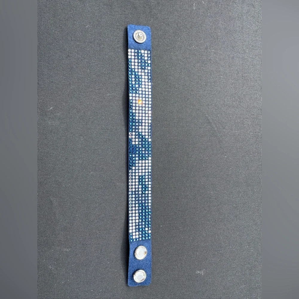 Touchstone Crystal by Swarovski Under The Radar wrap bracelet - Picture 3 of 4